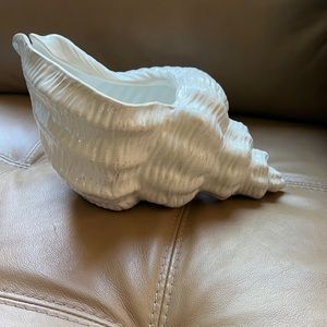 White seashell planter